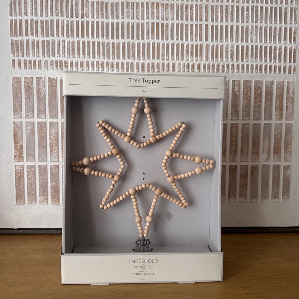 NWT Wooden Star Tree Topper - Studio McGee